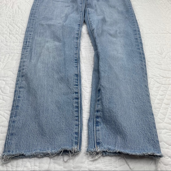 LEVIS PREMIUM WEDGIE •25• light wash button fly raw hem - Picture 3 of 10